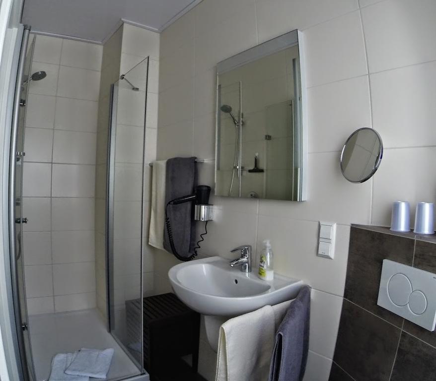 Ferienwohnungen Haus am Würzlaysteig Lehmen Habitación foto