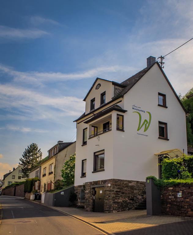Ferienwohnungen Haus am Würzlaysteig Lehmen Exterior foto