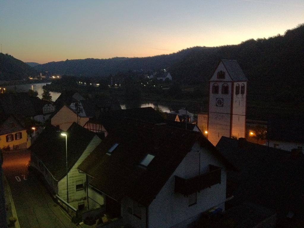 Ferienwohnungen Haus am Würzlaysteig Lehmen Exterior foto