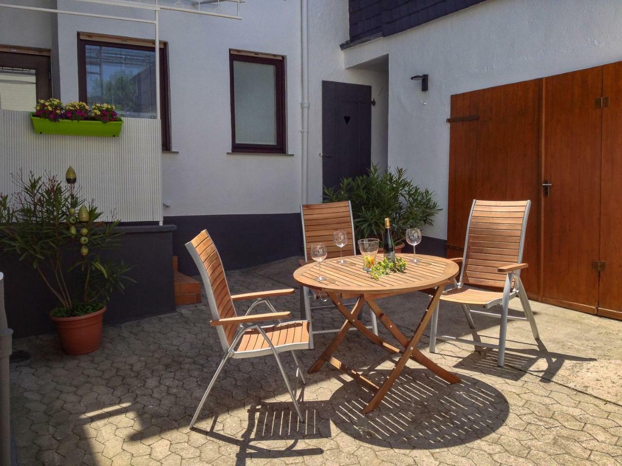 Ferienwohnungen Haus am Würzlaysteig Lehmen Exterior foto